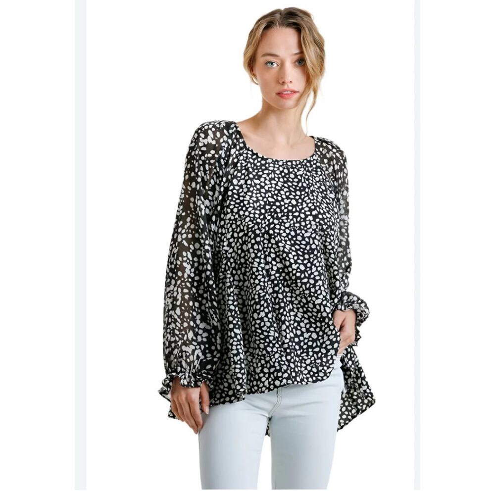 Umgee Women's Dalmation Print Balloon Ruffle SleeveTop Small